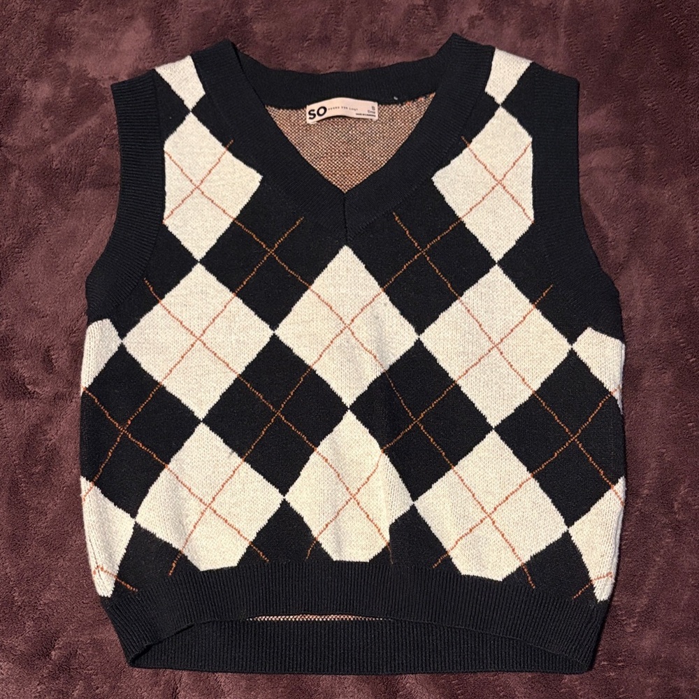 SO Black and Cream Argyle Cropped Sweater Vest